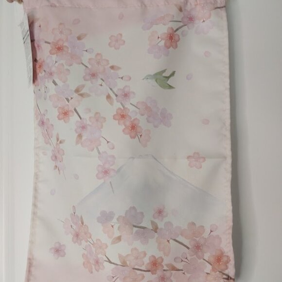 Daiso: Blossom & Mountain Banner - Picture 3 of 5
